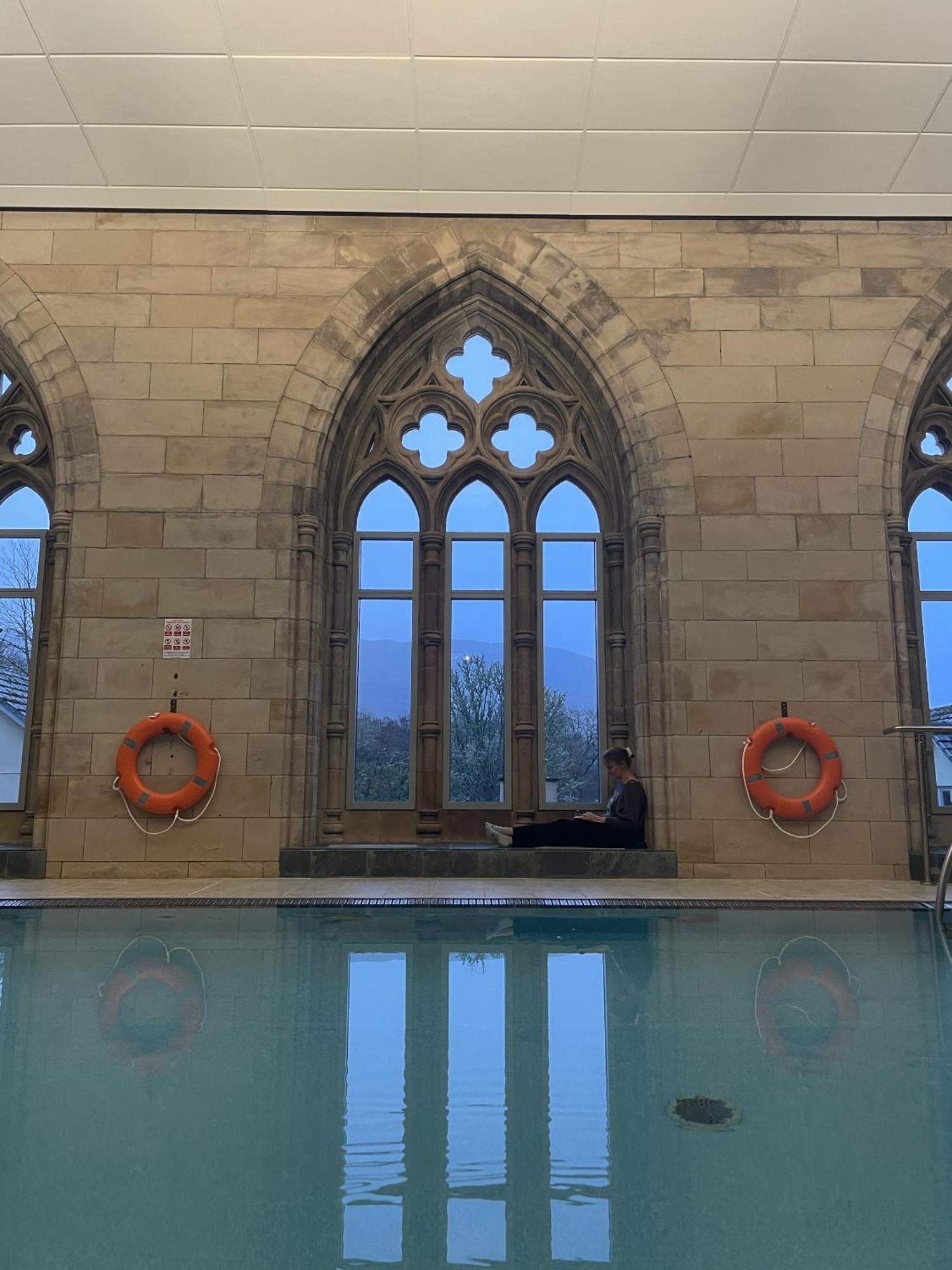 The Classrooms, Loch Ness Abbey - 142M2 Lifestyle & Heritage Apartment - Pool & Spa - The Highland Club - Resort On Lake Shores Fort Augustus Extérieur photo